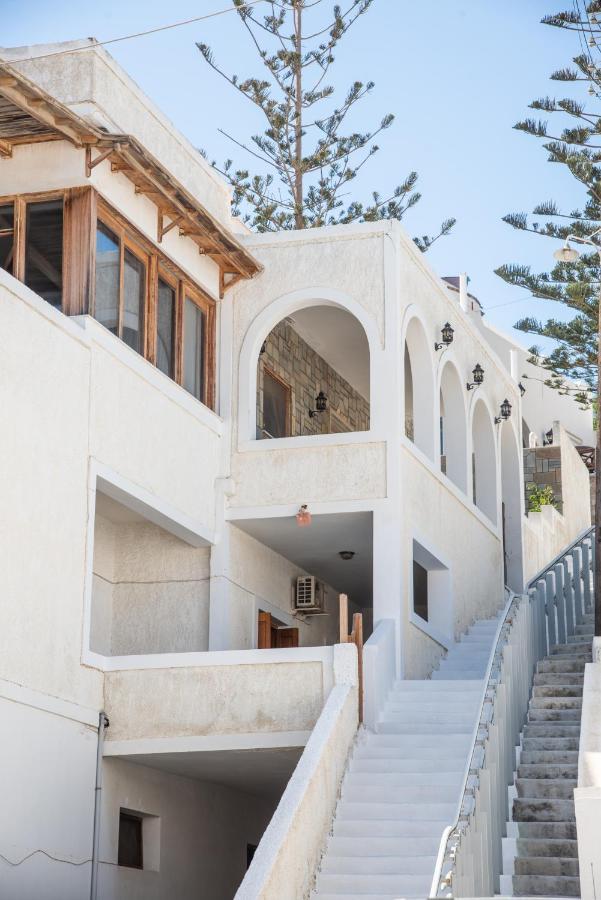 Almira Inn Chora  Luaran gambar
