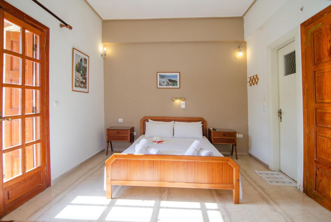 Almira Inn Chora  Luaran gambar