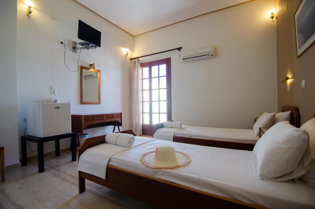 Almira Inn Chora  Luaran gambar