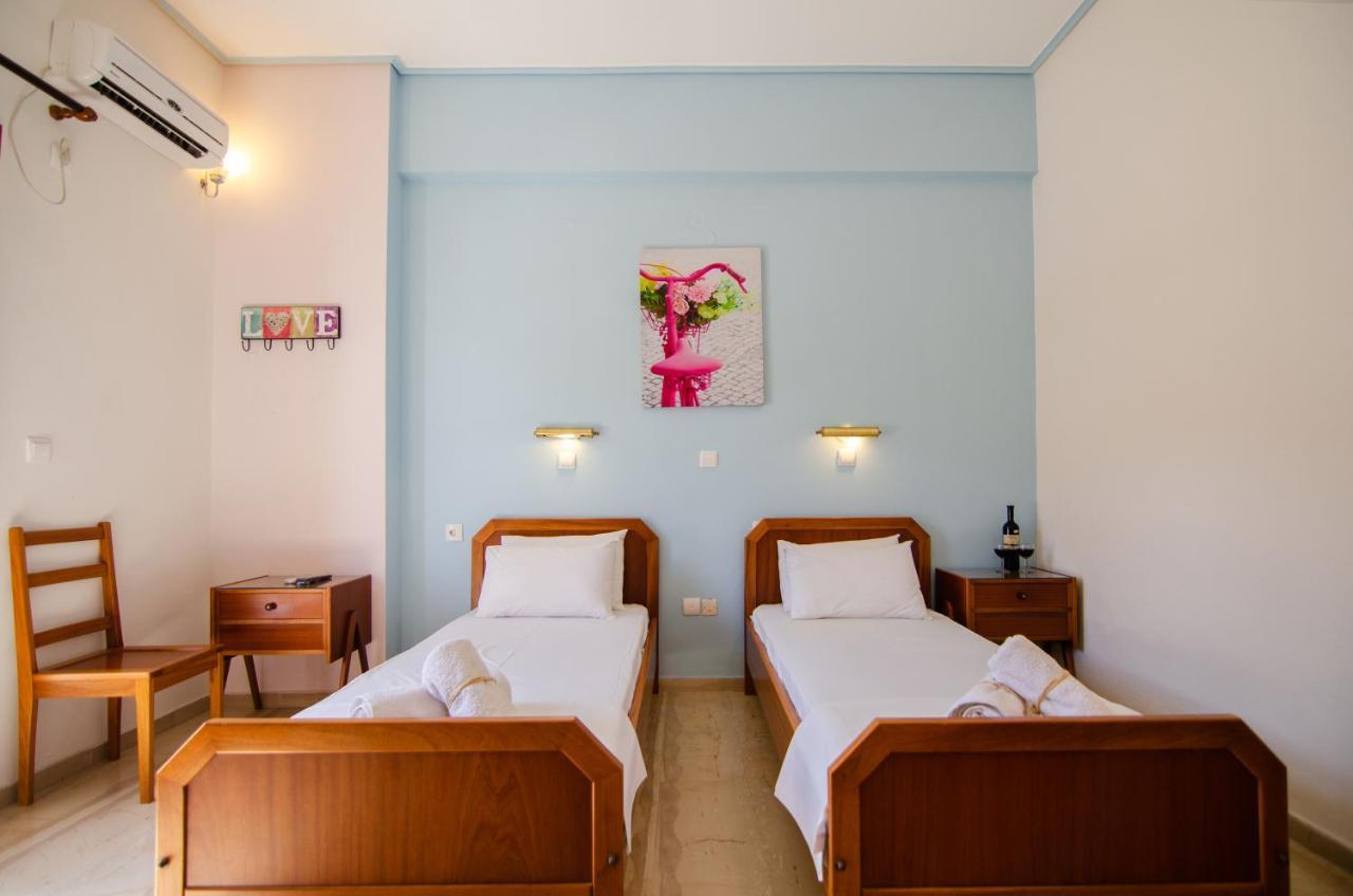 Almira Inn Chora  Luaran gambar